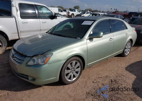 2005 Toyota Avalon Xls z USA, uszkodzony, nr VIN 4T1BK36B25U045692